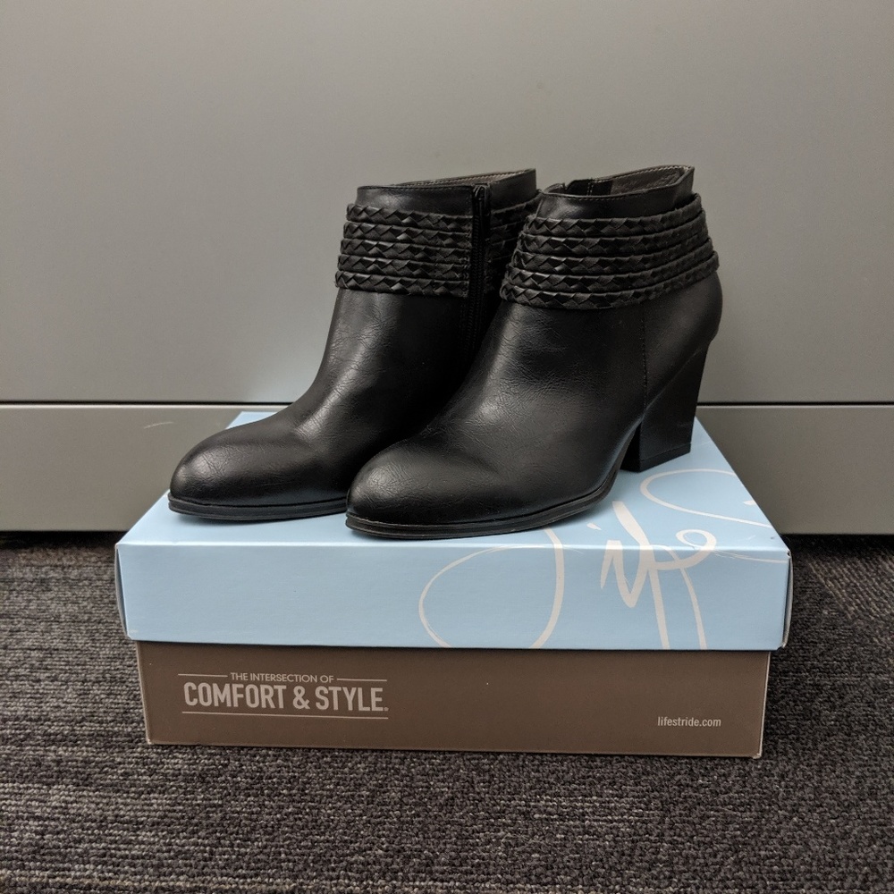 Western Life Stride Black Booties 8 NIB